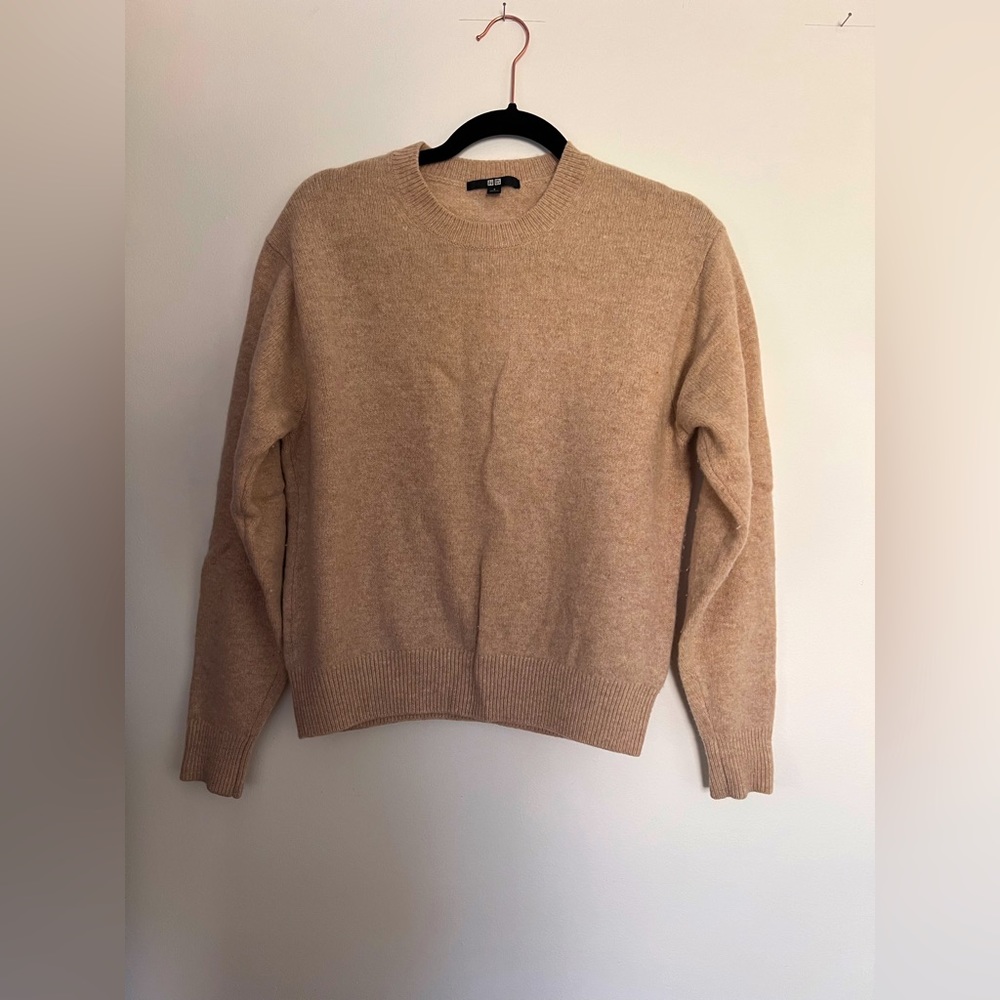 Uniqlo tan wool crew neck sweater size small